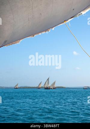 Flotte de Dhows traditionnels à Nungwi, zanzibar en Tanzanie Banque D'Images