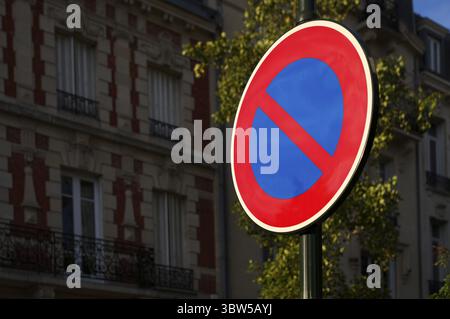 Panneau, panneau de signalisation, pas de restrictions d'arrêt, Avenue de Champagne, Epernay, Marne, France Banque D'Images