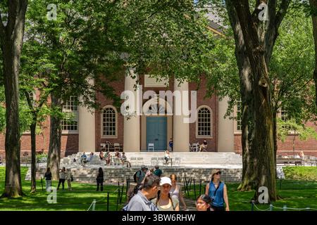 Cambridge, ma, États-Unis - 15 juillet 2025 : Quad sur le campus de cette université privée de recherche Ivy League. Banque D'Images