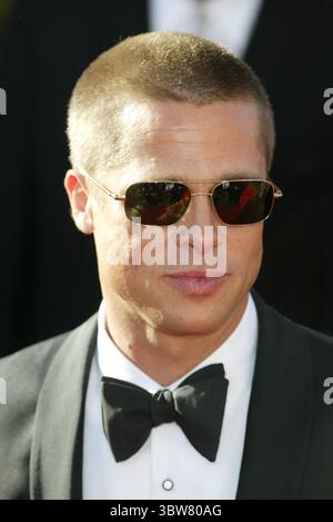 19 septembre 2004 - Los Angeles, CALIFORNIE, États-Unis - 19 septembre 2004 ; Los Angeles, CALIFORNIE, États-Unis; Brad Pittpendant la 56e édition annuelle des Prime Time Emmy Awards a tenu le Shrine Auditorium. (Crédit image : © Glenn Weiner/ZUMA Wire) Banque D'Images
