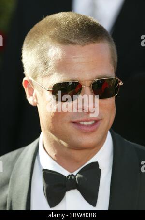 19 septembre 2004 - Los Angeles, CALIFORNIE, États-Unis - 19 septembre 2004 ; Los Angeles, CALIFORNIE, États-Unis; Brad Pittpendant la 56e édition annuelle des Prime Time Emmy Awards a tenu le Shrine Auditorium. (Crédit image : © Glenn Weiner/ZUMA Wire) Banque D'Images
