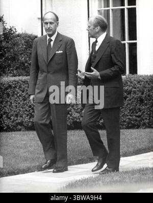 17 mai 1976, Washington, District de Columbia, États-Unis : le président ValÃ©ry Giscard d'Estaing de France, à gauche, et le président des États-Unis Gerald R. Ford, à droite, quittent le bureau ovale de la Maison Blanche à Washington, DC après une réunion de plus d'une heure le 17 mai 1976 (crédit image : © Benjamin E. ''Gene''' forte - CNP/CNP via ZUMA Wire) Banque D'Images
