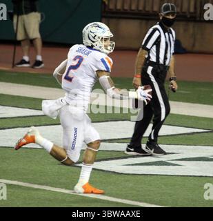 21 novembre 2020 - Khalil Shakir, récepteur des Boise State Broncos #2, marque le premier touchdown des matchs au deuxième quart-temps entre les Rainbow Warriors d'Hawaï et les Boise State Broncos au stade Aloha à Honolulu, HI - Michael Sullivan/CSM(Credit image : &copy ; Michael Sullivan/CSM via ZUMA Wire) Banque D'Images