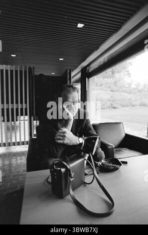 Aktuell 41-8-1971 : L'évasion de Dagsrevyen.il y a eu un grand abandon d'employés à Dagsrevyen. La dernière personne à sortir est Per Juul – le responsable du quart de nuit. Il est évident qu'il y a quelque chose qui cloche dans les conditions de travail au ministère. Photo : Aage Storløkken / Aktuell / NTB ***PHOTO NON TRAITÉE*** *texte traduit automatiquement* Banque D'Images