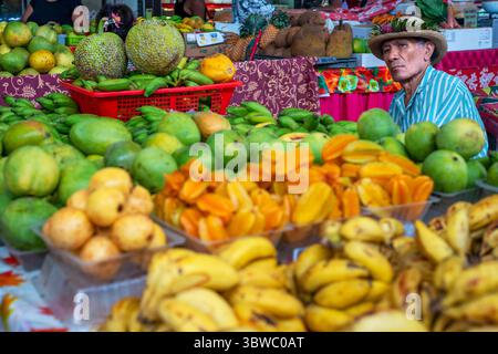 17 mars 2015, Polynésie française : marché couvert municipal de Papeete, Papeete, Tahiti, Polynésie française, Tahiti Nui, îles de la Société, Polynésie française, Pacifique Sud. (Crédit image : © Sergi Reboredo/ZUMA Wire) Banque D'Images