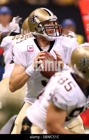 24 octobre 2010 : le quarterback des Saints de la Nouvelle-Orléans Drew Brees (9) semble passer pendant le match d'action entre les Saints de la Nouvelle-Orléans et les Browns de Cleveland au Superdome de Louisiana à la Nouvelle-Orléans, en Louisiane. Browns gagne 30-17. (Crédit image : © Don page/ZUMA Wire) Banque D'Images