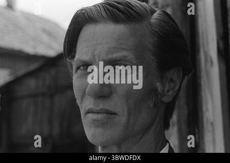 Aktuell 32 - 4 - 1972 : été cinématographique dans le sud de la Norvège C'est l'été du cinéma et de la littérature norvégiens dans le sud de la Norvège. Norsk film A/S et Team-film battent leur plein avec deux productions. Norsk film s'est concentré sur 'Omgivelser' de Kjell Askildsen, Team-film traite avec Sigbjørn Hølmebakk et 'Jentespranget'. Roy Bjørnstad a un rôle dans Jentespranget. Photo : ODD Ween / Aktuell / NTB ***LA PHOTO N'EST PAS TRAITÉE*** *le texte est traduit automatiquement* Banque D'Images