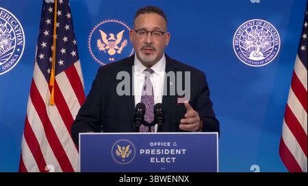 23 décembre 2020, Wilmington, Delaware, États-Unis : le Dr Miguel Cardona, secrétaire à l'éducation des États-Unis désigné, fait des remarques après avoir été présenté par le président élu américain Joe Biden a prononcé une allocution au Queen Theatre à Wilmington, Delaware le mardi 22 décembre 2020 (image de crédit : © Biden transition TV via CNP/CNP via ZUMA Wire) Banque D'Images