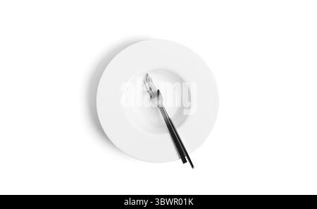 Langage des signes avec couverts. Une assiette avec des couverts isolés sur un fond blanc. Assiette, couteau, fourchette sur fond blanc. Banque D'Images