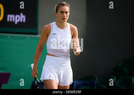 3 juillet 2021 : Sara Sorribes Tormo et Paula Badosa d'Espagne jouant en double au tournoi de tennis du Grand Chelem des Championnats de Wimbledon 2021 (crédit image : © Rob Prange/AFP7 via ZUMA Wire) Banque D'Images