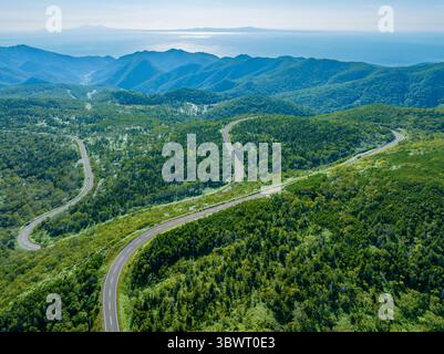 Shiretoko Crossing Road, Hokkaido, Japon Banque D'Images