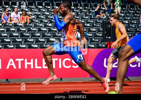 Bergen, Norvège. 17 juillet 2025. BERGEN, NORVÈGE - 17 JUILLET : Nsikak Ekpo, des pays-Bas, en compétition sur le 100 m hommes lors de la première journée des Championnats d'Europe d'athlétisme U23 2025 à l'Estadio Vallehermoso le 17 juillet 2025 à Bergen, Norvège. (Photo Erik van Leeuwen/Agence BSR) crédit : Agence BSR/Alamy Live News Banque D'Images