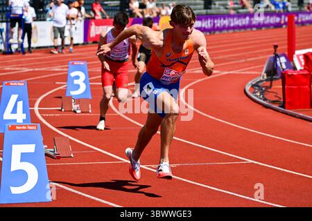 Bergen, Norvège. 17 juillet 2025. BERGEN, NORVÈGE - 17 JUILLET : Jonas Phijffers, des pays-Bas, en compétition au 400 m hommes lors de la première journée des Championnats d'Europe d'athlétisme U23 2025 à l'Estadio Vallehermoso le 17 juillet 2025 à Bergen, Norvège. (Photo Erik van Leeuwen/Agence BSR) crédit : Agence BSR/Alamy Live News Banque D'Images
