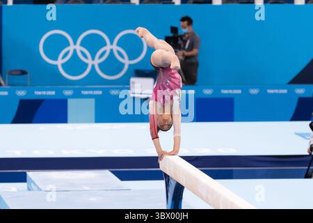 03 août 2021 : Urara Ashikawa (357 ans) du Japon joue sur Beam lors de la finale de l'appareil des Jeux Olympiques de Tokyo 2020 au Centre de gymnastique Ariake à Tokyo, au Japon. Daniel Lea/CSM}(image de crédit : &copy ; Daniel Lea/CSM via ZUMA Wire) Banque D'Images