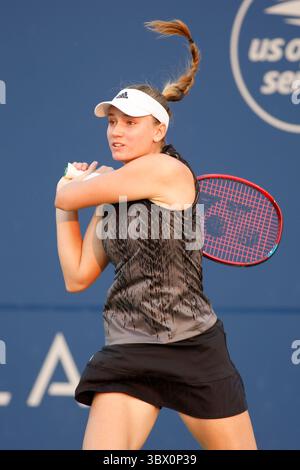 06 août 2021 : Elena Rybakina (KAZ) a été battue par Danielle Collins (USA) 76(5) 76(4) en quarts de finale de la Mubadala Silicon Valley Classic à San Jose State University à San Jose, Californie. ©mal Taam/TennisClix/CSM(image de crédit : &copy ; mal Taam/CSM via ZUMA Wire) Banque D'Images