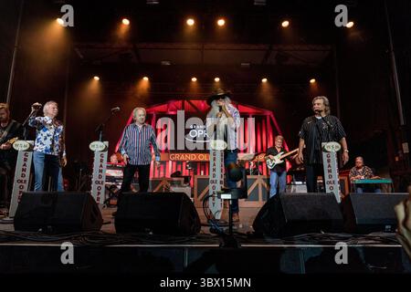 8 août 2021, Nashville, Tennessee, États-Unis : The Oak Ridge Boys (G-d) Joe Bonsall, Duane Allen, William Lee Golden et Richard Sterban - Music City Grand Prix Grand Ole Opry concert (crédit image : © Paul Hebert/ZUMA Press Wire) Banque D'Images