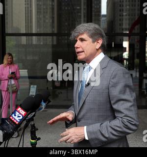 6 août 2021 : L'ancien gouverneur de l'Illinois Rod Blagojevich parle aux journalistes devant le palais de justice américain de Dirksen à Chicago le 2 août 2021. (Crédit image : © Terrence Antonio James/TNS via ZUMA Press Wire/TNS via ZUMA Press Wire) Banque D'Images