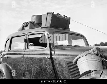 5 septembre 2018, Shawboro, Caroline du Nord, États-Unis : voiture chargée de bagages appartenant à des travailleurs migrants en route vers le New Jersey depuis la Floride, près de Shawboro, Caroline du Nord, États-Unis, Jack Delano, U.S. Farm Security Administration, juillet 1940 (crédit image : © Circa images/Glasshouse via ZUMA Press Wire) Banque D'Images