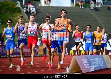 Bergen, Norvège. 17 juillet 2025. BERGEN, NORVÈGE - 17 JUILLET : Stefan Nillessen, des pays-Bas, en compétition au 1500 m hommes lors de la première journée des Championnats d'Europe d'athlétisme U23 2025 à l'Estadio Vallehermoso le 17 juillet 2025 à Bergen, Norvège. (Photo Erik van Leeuwen/Agence BSR) crédit : Agence BSR/Alamy Live News Banque D'Images