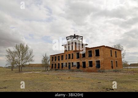 Restes d'une station radar militaire soviétique en Mongolie Banque D'Images
