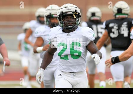 17 août 2021 : Fighting Hawks du Dakota du Nord Running Back Otis Weah (26 ans) participe à des exercices lors du 10e jour du camp de football d'automne de l'Université du Dakota du Nord Fighting Hawks au Memorial Stadium, Grand Forks, Dakota du Nord. Russell Hons/CSM(image de crédit : &copy ; Russell Hons/CSM via ZUMA Wire) Banque D'Images