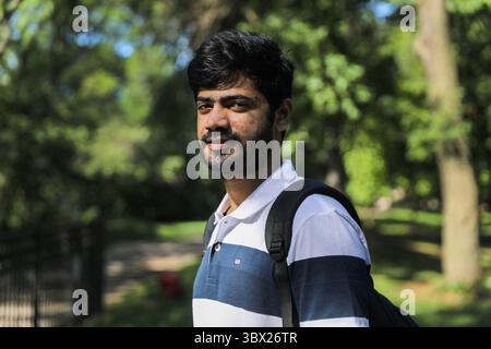 17 août 2021 : Santhanagopalan Krishnamoorthy, un étudiant international indien qui étudie à l'Université de l'Illinois-Chicago, près de son appartement à Chicago, le lundi 16 août 2021. (Crédit image : © Jose M. Osorio/TNS via ZUMA Press Wire/TNS via ZUMA Press Wire) Banque D'Images