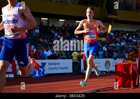 Bergen, Norvège. 17 juillet 2025. BERGEN, NORVÈGE - 17 JUILLET : Nathan Houwaard, des pays-Bas, en compétition au 10000 m hommes lors de la première journée des Championnats d'Europe d'athlétisme U23 2025 à l'Estadio Vallehermoso le 17 juillet 2025 à Bergen, Norvège. (Photo Erik van Leeuwen/Agence BSR) crédit : Agence BSR/Alamy Live News Banque D'Images