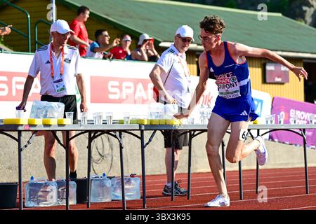 Bergen, Norvège. 17 juillet 2025. BERGEN, NORVÈGE - 17 JUILLET : Timothee Dupont, de France, en compétition sur le 10000 m hommes lors de la première journée des Championnats d'Europe d'athlétisme U23 2025 à l'Estadio Vallehermoso le 17 juillet 2025 à Bergen, Norvège. (Photo Erik van Leeuwen/Agence BSR) crédit : Agence BSR/Alamy Live News Banque D'Images