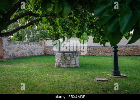 Jardin de Miguel Delibes à Santa María del Campo, Burgos, Espagne. Banque D'Images
