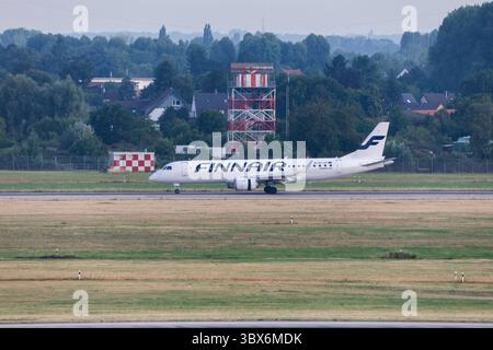 OH-LKF Finnair Embraer ERJ-190LR, opby NORRA - NORDIC Regional Airlines am Flughafen Düsseldorf. DUS EDDL. Düsseldorf, Nordrhein-Westfalen, DEU, Deutschland, 14.07.2025 *** OH LKF Finnair Embraer ERJ 190LR, opby NORRA NORDIC Regional Airlines at Düsseldorf Airport dus EDDL Düsseldorf, Rhénanie du Nord-Westphalie, DEU, Allemagne, 14 07 2025 Banque D'Images