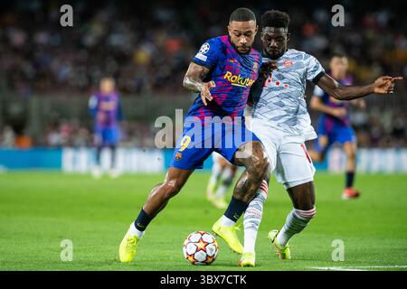 14 septembre 2021, BARCELONE, BARCELONE, ESPAGNE : Memphis Depay du FC Barcelone en action lors de l'UEFA Champions League, match de football joué entre le FC Barcelone et le Bayern Munich au Camp Nou Stadium le 14 septembre 2021, à Barcelone, Espagne. (Crédit image : © Marc Gonzalez Aloma/AFP7 via ZUMA Press Wire) Banque D'Images