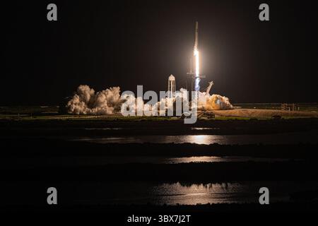 15 septembre 2021, Kennedy Space Center, Floride, États-Unis : lancement d'une capsule SpaceX Crew Dragon au sommet d'une fusée Falcon 9 après avoir décollé du Pad 39A au Kennedy Space Center en Floride avec un équipage civil. (Image de crédit : © Inspiration4/ZUMA Press Wire Service/ZUMAPRESS.com) Banque D'Images
