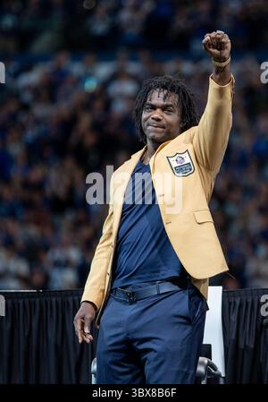 19 septembre 2021 : Edgerrin James lors de la cérémonie de ring du Hall of Fame de la mi-temps entre les Rams de Los Angeles et les Colts d'Indianapolis au Lucas Oil Stadium à Indianapolis, Indiana. Los Angeles a battu Indianapolis 27-24. John Mersits/CSM.(image de crédit : &copy ; John Mersits/CSM via ZUMA Wire) Banque D'Images