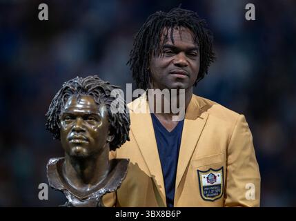 19 septembre 2021 : Edgerrin James lors de la cérémonie de ring du Hall of Fame de la mi-temps entre les Rams de Los Angeles et les Colts d'Indianapolis au Lucas Oil Stadium à Indianapolis, Indiana. Los Angeles a battu Indianapolis 27-24. John Mersits/CSM.(image de crédit : &copy ; John Mersits/CSM via ZUMA Wire) Banque D'Images