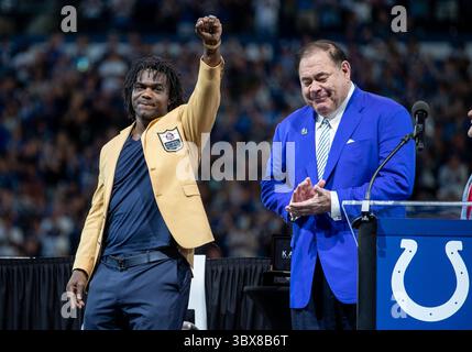 19 septembre 2021 : Edgerrin James lors de la cérémonie de ring du Hall of Fame de la mi-temps entre les Rams de Los Angeles et les Colts d'Indianapolis au Lucas Oil Stadium à Indianapolis, Indiana. Los Angeles a battu Indianapolis 27-24. John Mersits/CSM.(image de crédit : &copy ; John Mersits/CSM via ZUMA Wire) Banque D'Images