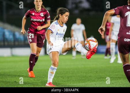 29 septembre 2021, MADRID, MADRID, ESPAGNE : Lorena Navarro du Real Madrid contrôle le ballon lors de la ligue féminine espagnole, Primera Iberdrola, match de football joué entre le Real Madrid et la Real Sociedad au stade Alfredo di Stefano le 29 septembre 2021 à Madrid, Espagne. (Crédit image : © Irina R. Hipolito/AFP7 via ZUMA Press Wire) Banque D'Images