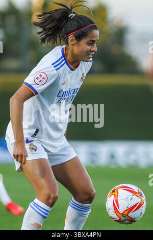 29 septembre 2021, MADRID, MADRID, ESPAGNE : Kenti Robles du Real Madrid en action lors de la ligue féminine espagnole, Primera Iberdrola, match de football joué entre le Real Madrid et la Real Sociedad au stade Alfredo di Stefano le 29 septembre 2021 à Madrid, Espagne. (Crédit image : © Irina R. Hipolito/AFP7 via ZUMA Press Wire) Banque D'Images