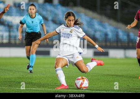 29 septembre 2021, MADRID, MADRID, ESPAGNE : Lorena Navarro du Real Madrid en action lors de la ligue féminine espagnole, Primera Iberdrola, match de football joué entre le Real Madrid et la Real Sociedad au stade Alfredo di Stefano le 29 septembre 2021 à Madrid, Espagne. (Crédit image : © Irina R. Hipolito/AFP7 via ZUMA Press Wire) Banque D'Images