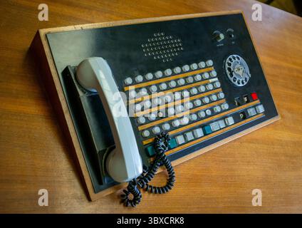 Ancien téléphone dans l'ancien ministère de la sécurité de l'Etat de RDA maintenant Musée Stasi, état de Berlin, Berlin, Allemagne Banque D'Images