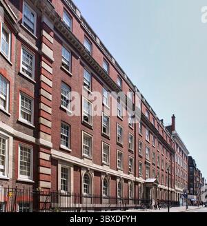 Chadwickham House, Bolsover Street, Fitzrovia, centre de Londres, récemment rénové en 2004 Banque D'Images