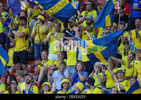 Zurich, Suisse. 18 juillet 2025. Fans de Suède lors du match quart de finale de l'UEFA Womens EURO 2025 entre la Suède et l'Angleterre au Stadion Letzigrund à Zurich, Suisse. Crédit : Agence photo indépendante/Alamy Live News Banque D'Images