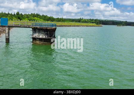 Mare aux Vacoas le plus grand réservoir d'eau de Maurice est un lac artificiel fournissant la plupart de l'eau pour la consommation du pays Banque D'Images