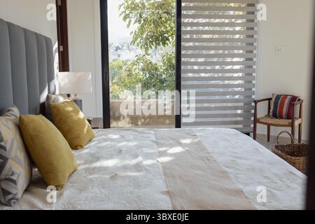 Hôtel moderne offrant un hébergement élégant et confortable, idéal pour les voyageurs en quête de détente, de luxe ou de séjours d'affaires. Capturé avec attentio Banque D'Images