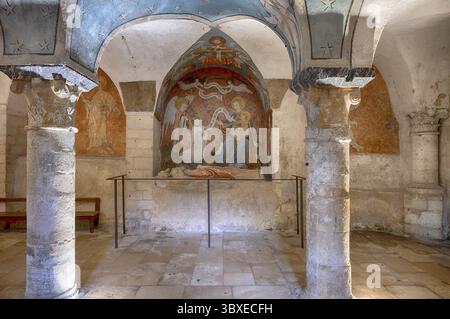 Intérieur, fresques, ancienne crypte romaine, Cathédrale notre-Dame de Bayeux, Bayeux, Calvados, France Banque D'Images