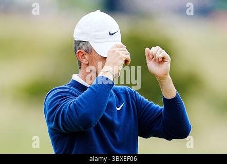 L'Irlandais du Nord, Rory McIlroy, réagit le 17 au deuxième jour du 153e Open Championship à Royal Portrush dans le comté d'Antrim, en Irlande du Nord. Date de la photo : vendredi 18 juillet 2025. Banque D'Images