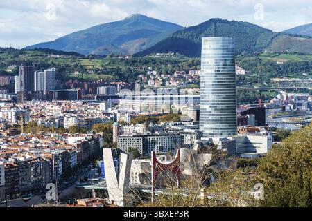 Bilbao, Espagne - 10 octobre 2024 : vue panoramique de la ville de Bilbao Banque D'Images