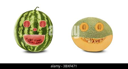 Émoticônes de sourire sculptées dans la pastèque et le melon, isolées sur fond blanc avec espace de copie pour le texte ou les images. Douce chair rouge et jaune avec s Banque D'Images