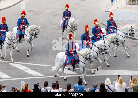La cérémonie de la relève solennelle de la Garde au Palais Royal de Madrid, qui a lieu le premier mercredi de chaque mois Banque D'Images