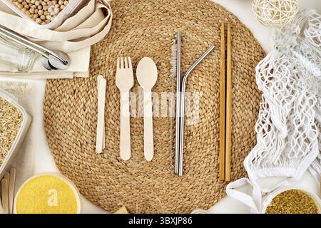 Concept zéro déchet. Produits réutilisables, sans gluten. Matériaux naturels, respectueux de l'environnement, emballage sans plastique. Pas de surconsommation, protéger t Banque D'Images