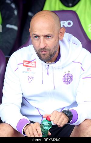 Vienne, Autriche. 18 juillet 2025. VIENNE, AUTRICHE - 18 JUILLET : L'entraîneur-chef Stephan Helm de l'Austria Wien lors du match amical de pré-saison entre le FK Austria Wien et Hertha BSC Berlin au Generali Arena le 18 juillet 2025 à Vienne, Autriche.250718 SEPA 29 011 - 20250718 PD9440 crédit : APA-PictureDesk/Alamy Live News Banque D'Images